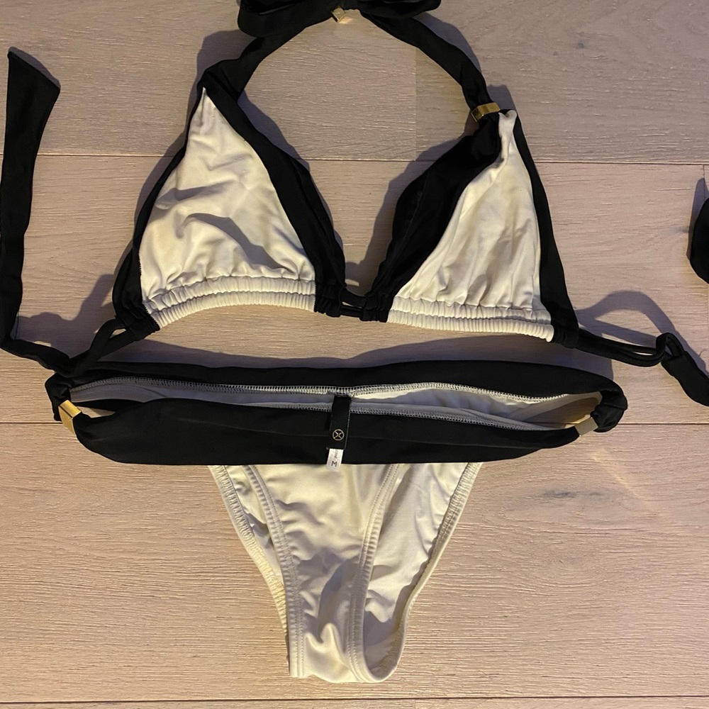 Vix bikini.  Black and white. L top. M bottom
